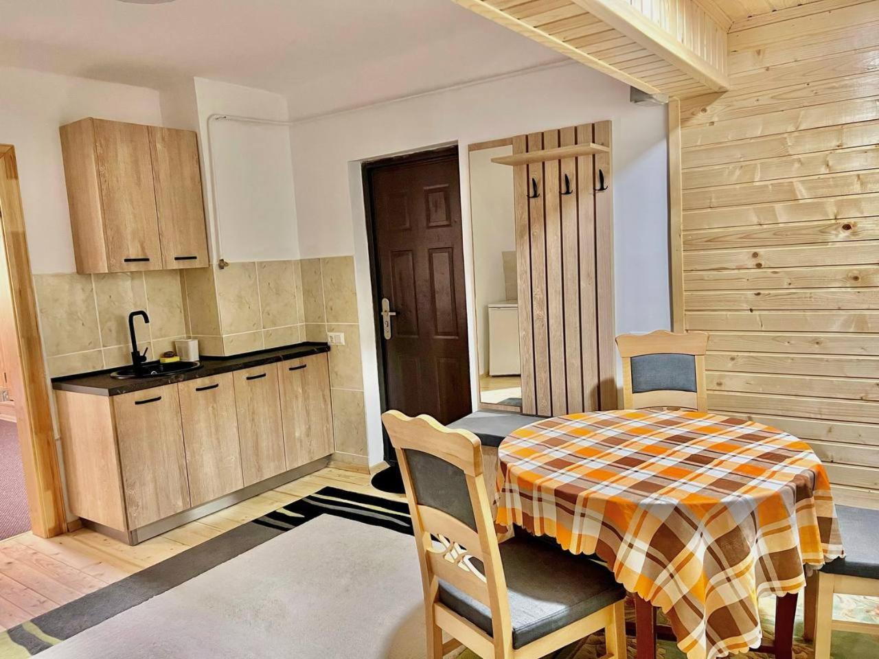 Хатинка Hotel Jaremtsje Buitenkant foto